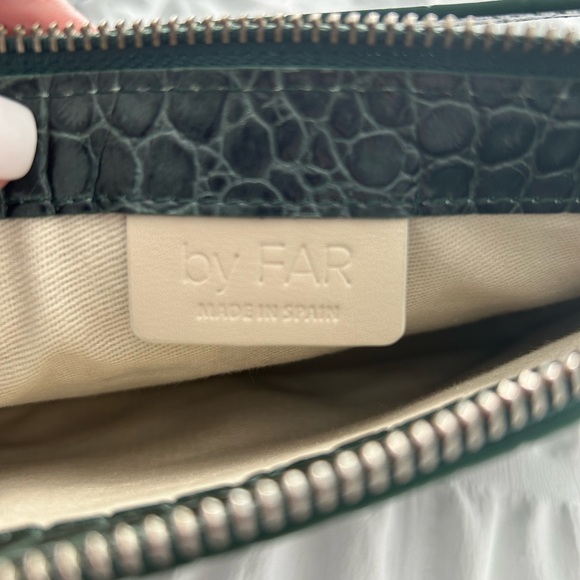 by FAR Rachel Shoulder Bag - Picture 4 of 10